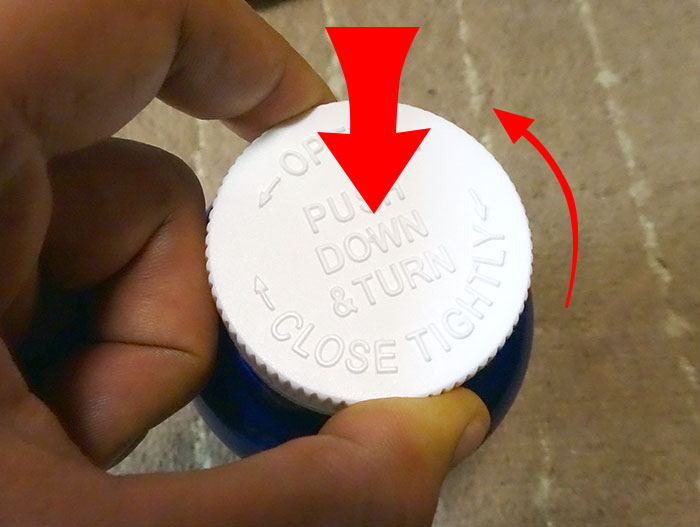 アナバイトのボトルのキャップの開け方